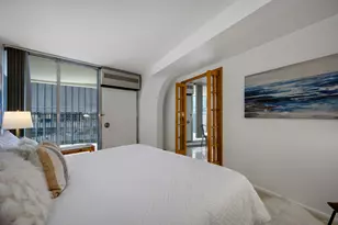 300 N State St, Chicago, IL 60654 - Photo 13