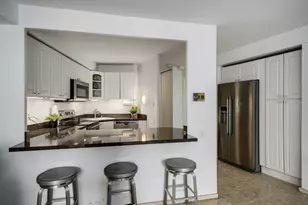 300 N State St, Chicago, IL 60654 - Photo 7