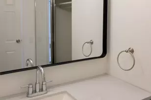 5320 N Sheridan Rd, Chicago, IL 60640 - Photo 9