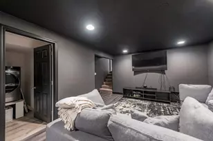 423 Windridge Dr, Round Lake Park, IL 60073 - Photo 29