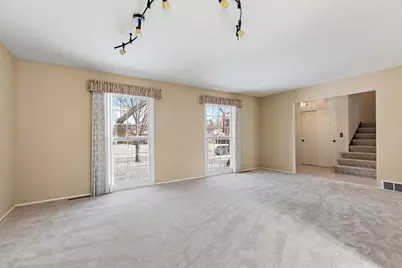 1021 Abbey Drive, Crystal Lake, IL 60014 - Photo 3