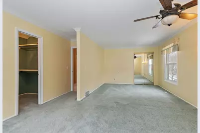 1021 Abbey Drive, Crystal Lake, IL 60014 - Photo 15