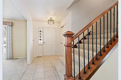 1021 Abbey Drive, Crystal Lake, IL 60014 - Photo 5