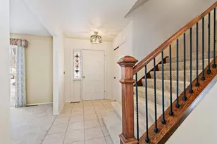 1021 Abbey Dr, Crystal Lake, IL 60014 - Photo 5