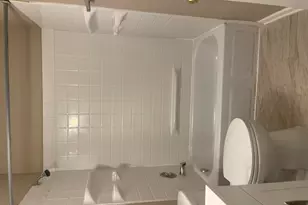 1035 Higgins Quarters Dr, Hoffman Estates, IL 60194 - Photo 13