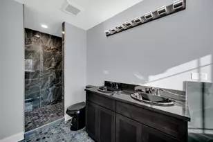 6532 W 112th St, Worth, IL 60482 - Photo 15