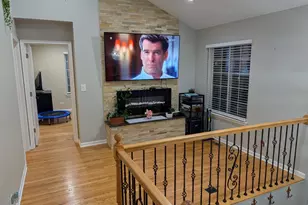 909 Mayfair Ct, Elk Grove Village, IL 60007 - Photo 13