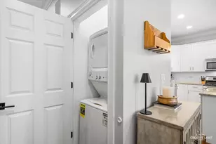 3747 N Ashland Ave, Chicago, IL 60613 - Photo 11