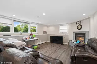 6313 W 89th Pl, Oak Lawn, IL 60453 - Photo 3