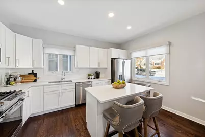 566 S Cedar Avenue, Elmhurst, IL 60126 - Photo 9