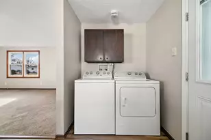 1227 Peacock Ln, Bradley, IL 60915 - Photo 7