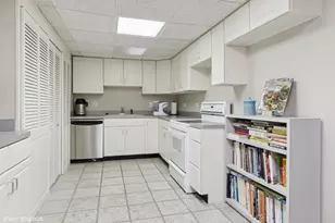 8S241 Dunham Dr, Naperville, IL 60540 - Photo 11