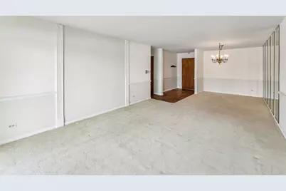 101 Old Oak Drive #216, Buffalo Grove, IL 60089 - Photo 3