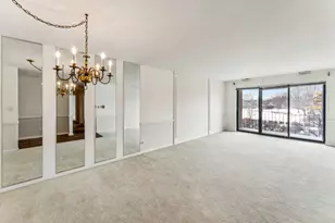 101 Old Oak Dr, Buffalo Grove, IL 60089 - Photo 5