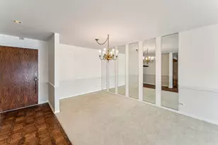 101 Old Oak Dr, Buffalo Grove, IL 60089 - Photo 5