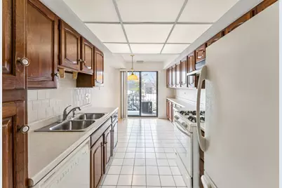 101 Old Oak Drive #216, Buffalo Grove, IL 60089 - Photo 7