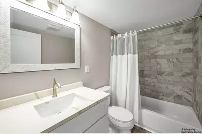 2208 Sprucewood Lane, Lindenhurst, IL 60046 - Photo 9