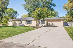 19 Brookside Ln, Bristol, IL 60512 - Photo 3