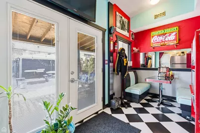 3404 N Albany Avenue, Chicago, IL 60618 - Photo 17