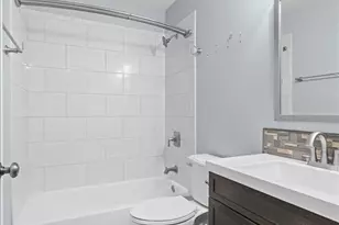 215 Lakeshore Ln, Bloomingdale, IL 60108 - Photo 17