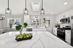 608 N Eastman Dr, Mount Prospect, IL 60056 - Photo 7