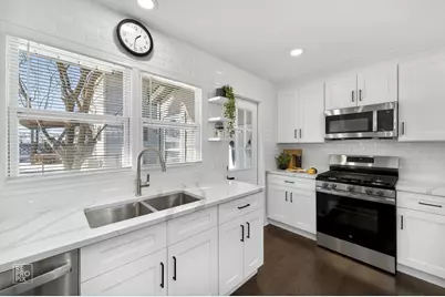 608 N Eastman Drive, Mount Prospect, IL 60056 - Photo 9