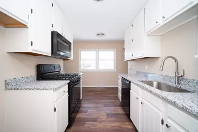 1424 Comanche Drive, Rockford, IL 61107 - Photo 5