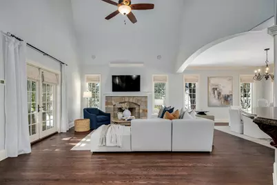 5220 Benton Avenue, Downers Grove, IL 60515 - Photo 5