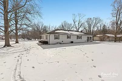 160 E Pendexter Avenue, Watseka, IL 60970 - Photo 25