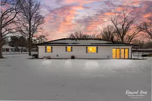 160 E Pendexter Ave, Watseka, IL 60970 - Photo 27