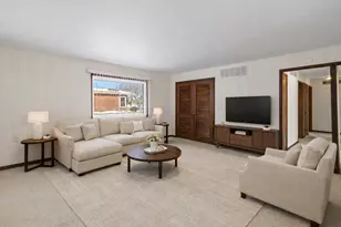 160 E Pendexter Ave, Watseka, IL 60970 - Photo 19