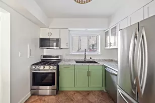 7536 N Ridge Blvd, Chicago, IL 60645 - Photo 7