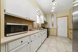 1429 Wesley Ave, Berwyn, IL 60402 - Photo 5