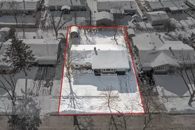 241 Pleasant Drive, Elk Grove Village, IL 60007 - Photo 3