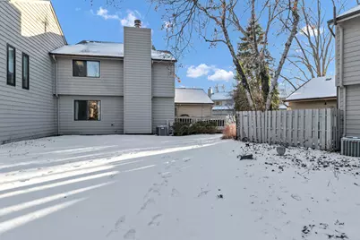 1527 Kirkwood Drive #1527, Geneva, IL 60134 - Photo 3