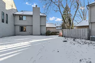 1527 Kirkwood Dr, Geneva, IL 60134 - Photo 3