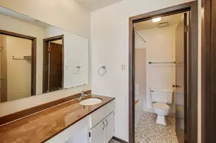 1720 Lakecliffe Dr, Wheaton, IL 60189 - Photo 15