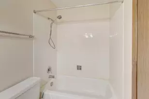 1720 Lakecliffe Dr, Wheaton, IL 60189 - Photo 21