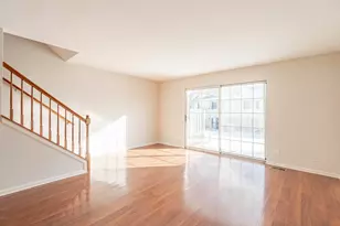 369 Lakeview Cir, Bolingbrook, IL 60440 - Photo 3