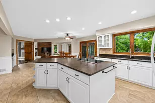 2734 Alyssa Dr, Naperville, IL 60565 - Photo 5
