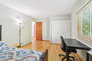 210 E Lakeside Dr, Vernon Hills, IL 60061 - Photo 15