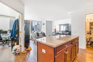 33 W Ontario St, Chicago, IL 60654 - Photo 5