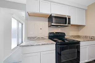 17555 Howe Ave, Homewood, IL 60430 - Photo 11