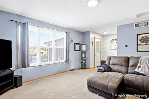 130 Sundance Trail, Capron, IL 61012 - Photo 5