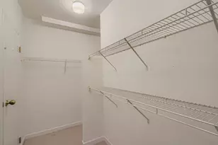 100 E Huron St, Chicago, IL 60611 - Photo 17