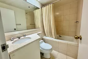 100 E Huron St, Chicago, IL 60611 - Photo 15