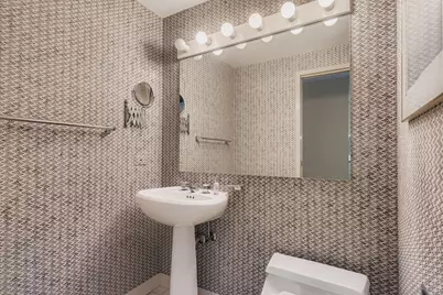 100 E Huron Street #2001, Chicago, IL 60611 - Photo 11