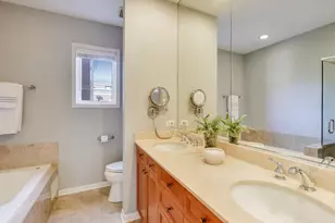 1212 N Orleans St, Chicago, IL 60610 - Photo 9