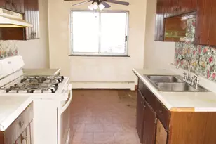 1301 S Finley Rd, Lombard, IL 60148 - Photo 11