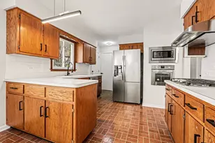 16914 Parkside Ave, South Holland, IL 60473 - Photo 1